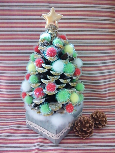 まつぼっくりオーナメント〜アイデア広がる製作あそび〜保育と遊びのプラットフォーム ほいくる