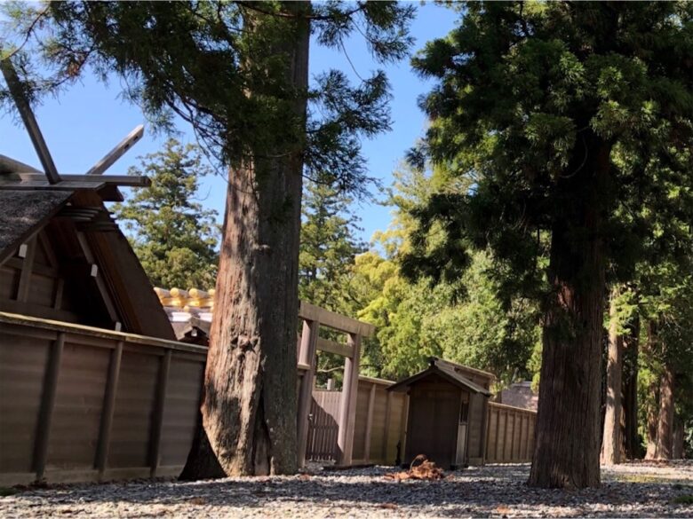 お伊勢参りとお蔭参りの違い・お蔭参りとは 三重県mocharina 着ぐるみ脱いで旅