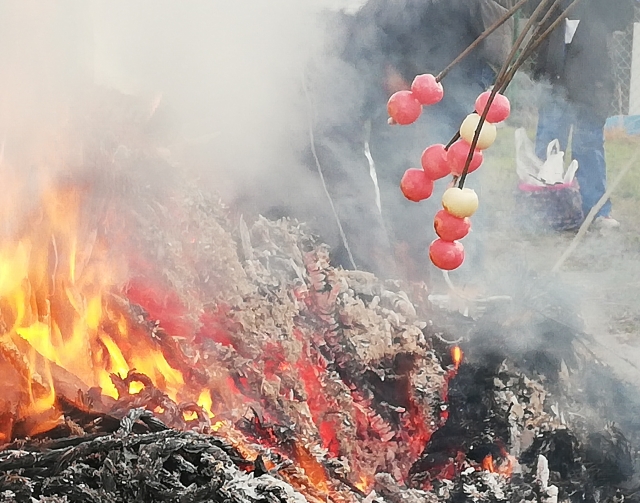 西東京市のどんど焼きにて だるまさんを供養してきた - 岩崎仁の俺は語りたい
