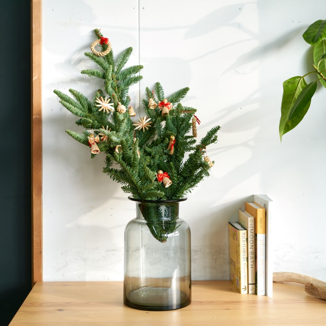 手づくりオーナメントと枝ツリーグリーンのある暮らし