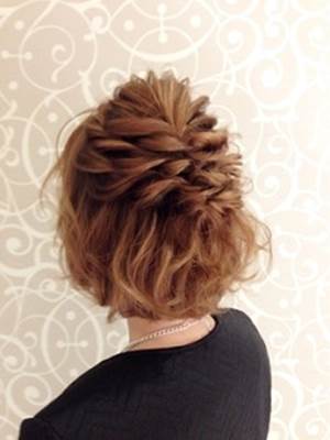 編み込みヘアアレンジ お団子クッション：結婚式お呼ばれおだんご髪型の作り方