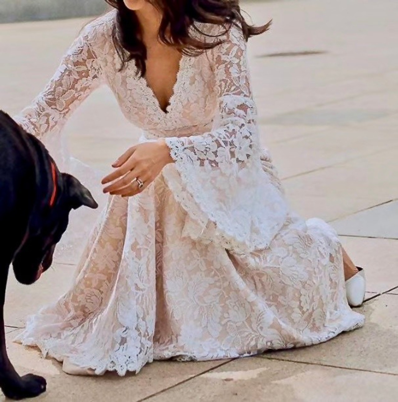 送料無料！ボレロ ベルスリーブ くるみボタン キラキラ光る刺繍 披露宴 結婚式 ウェディングドレス ドレス OqiOOipO Dress 通販17793665Creema クリーマ