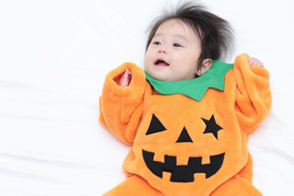 羽根飾りのついた鶏のコスチューム：手作りの赤ちゃん用ハロウィン衣装 - Etsy 日本