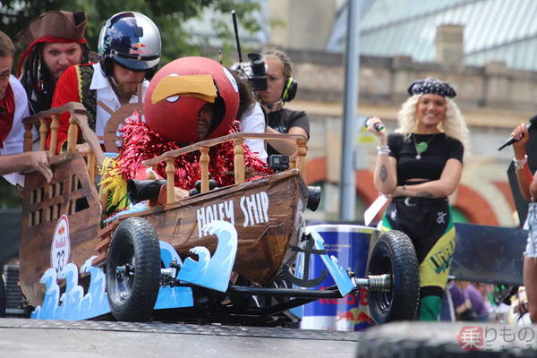 水溜りボンドも出場、”おバカ”な手作りカートレースがよみうりランドで開催！ウォーカープラス