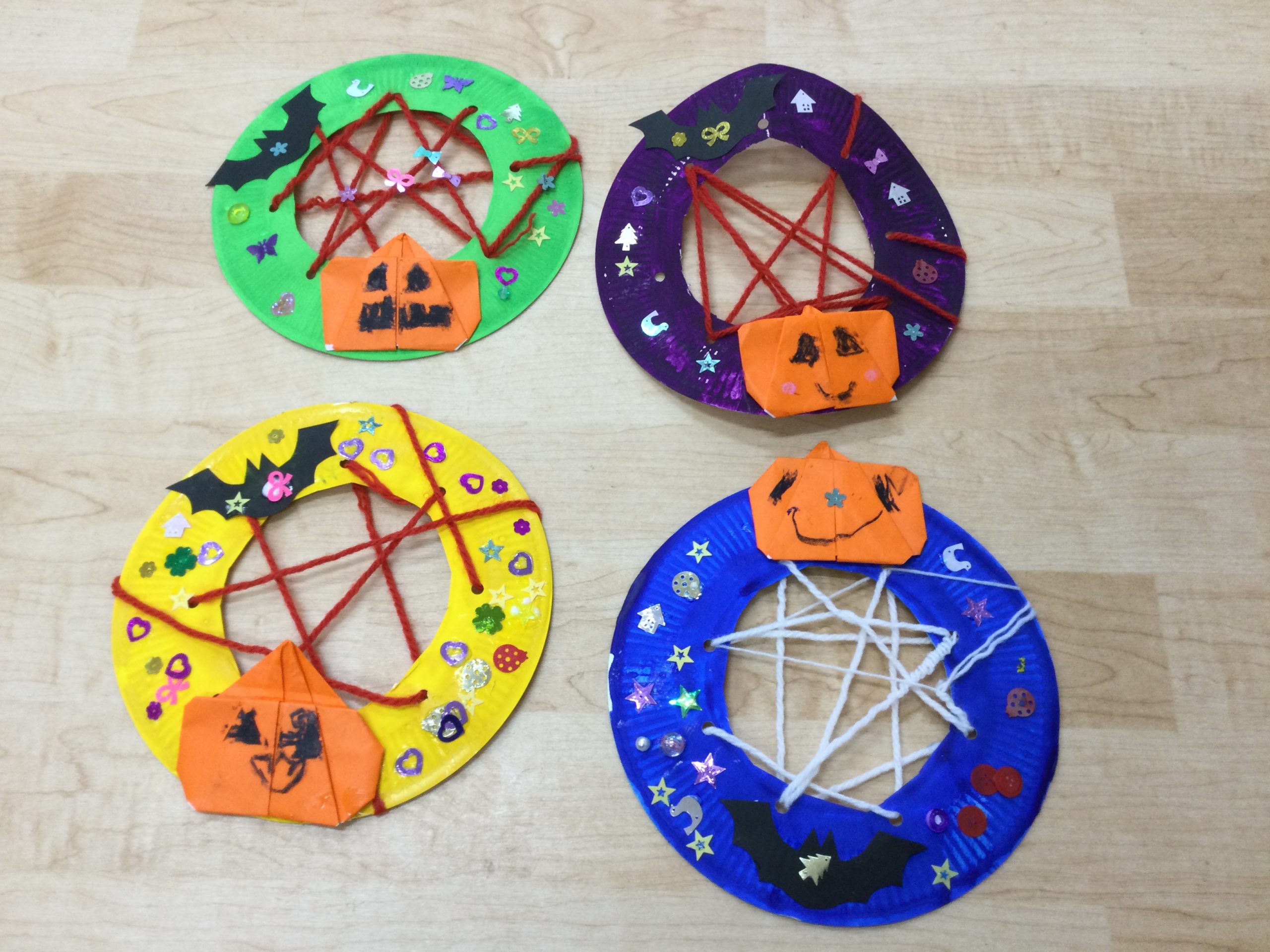 ハロウィンのクラフトアイデア。保育製作やインテリアに