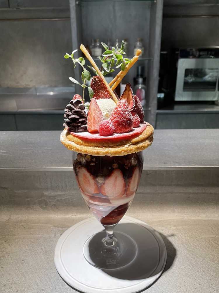 ごろっと果実のご褒美パフェ専門店『FRUITS PEEPS』、クリスマス期間限定パフェが12 4 金 より登場！ FRUITS PEEPSNEWSPOTOMAK CO.,LTD