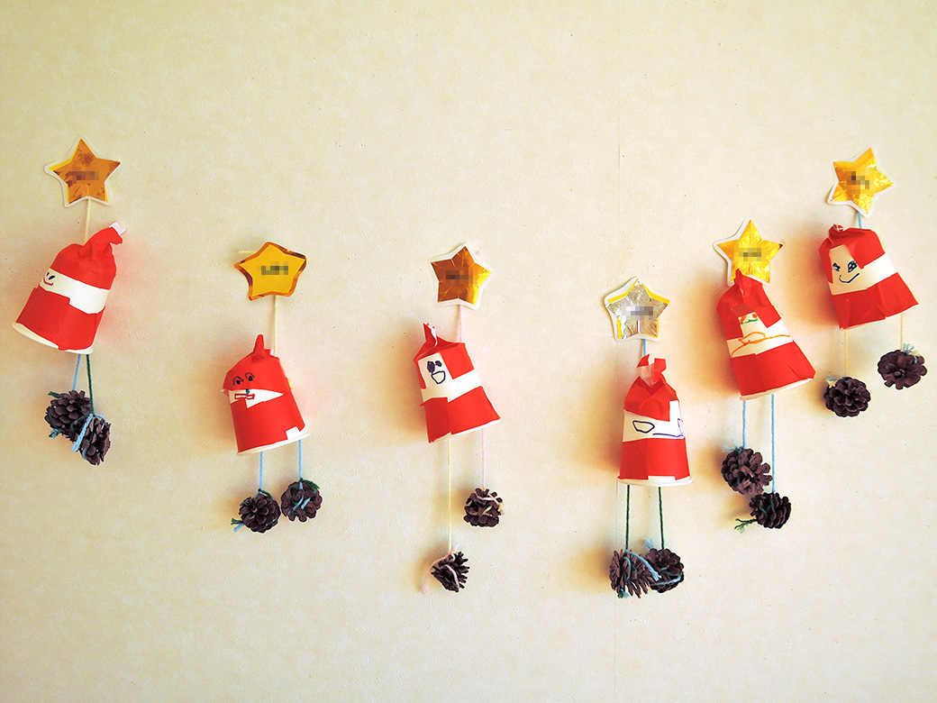 サンタのクリスマスオーナメントクラフト一覧キリン