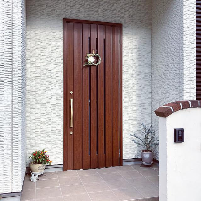 玄関にしめ飾りを飾って素敵な1年を迎えよう！気になるルールから種類まで解説