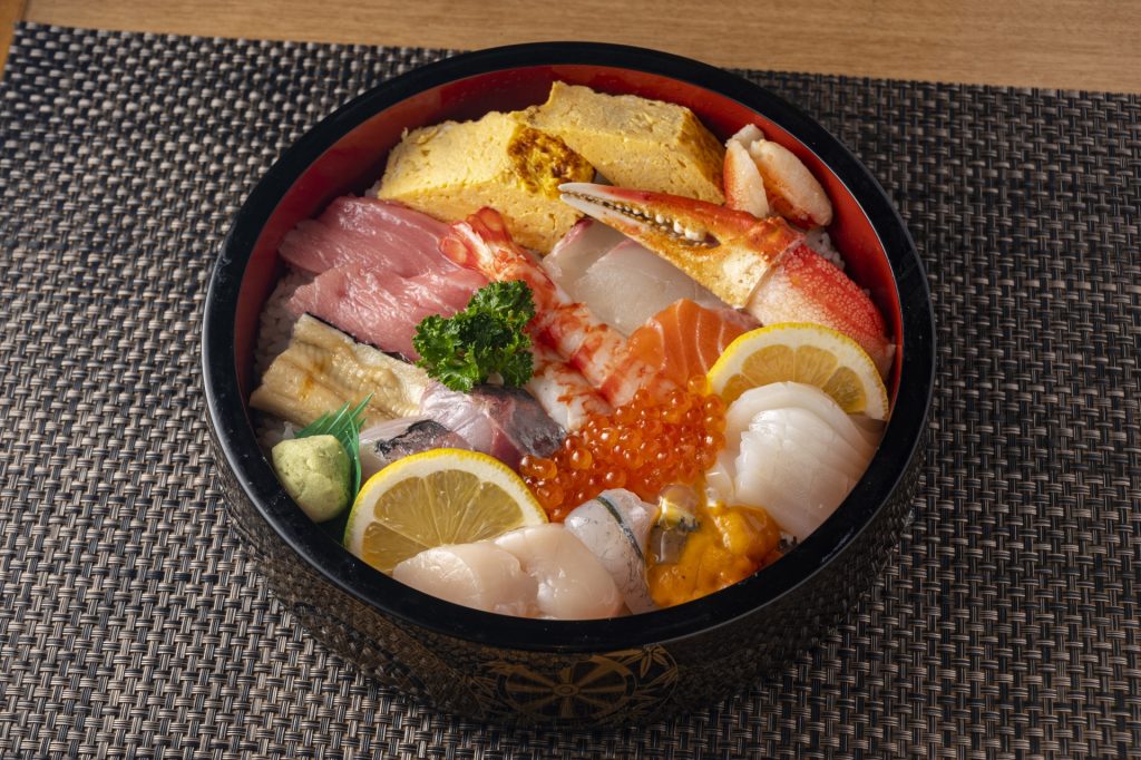 ひな祭りの食べ物は？ ちらし寿司、ハマグリ、菱餅など 行事食の意味や由来を解説るるぶKids