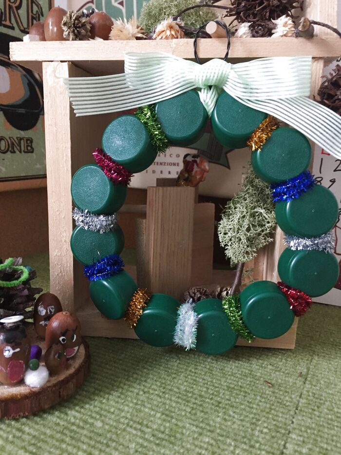 子供と工作❤︎簡単カワイイ❤︎キャップ DE クリスマスリース②イベントのアイデア暮らしニスタ