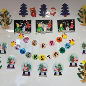 12月製作 ぺたぺたリース 保育園・幼稚園・こども園- ほいくのおまもり