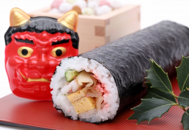 2025年節分 邪気を払い、幸運を招く！豆まきと恵方巻の開運習慣