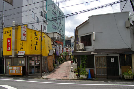 門前仲町の住みやすさ 江戸最大の八幡様に守られる、粋と人情が息づく街三井でみつけて
