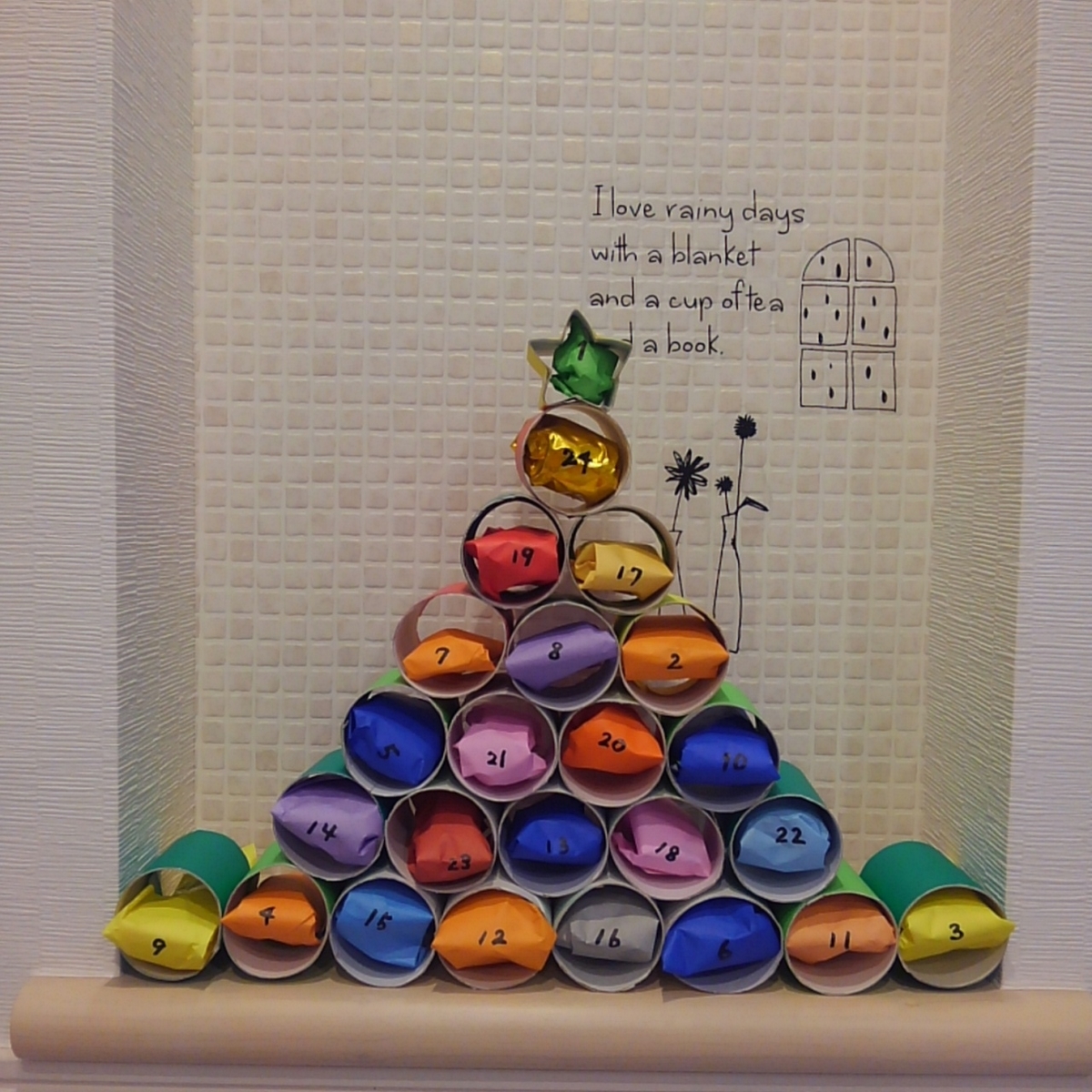 トイレットペーパーの芯と毛糸で作った正統派のクリスマスツリー🎄です。, 詳しい作り方はYouTubeの過去動画にあります♪,クリスマスクリスマスツリー,クリスマス飾り毛糸,トイレットペーパーの芯 ,手作りハンドメイド,作品紹介制作過程 ,paperartdiycrafts ,christmaschristmastree