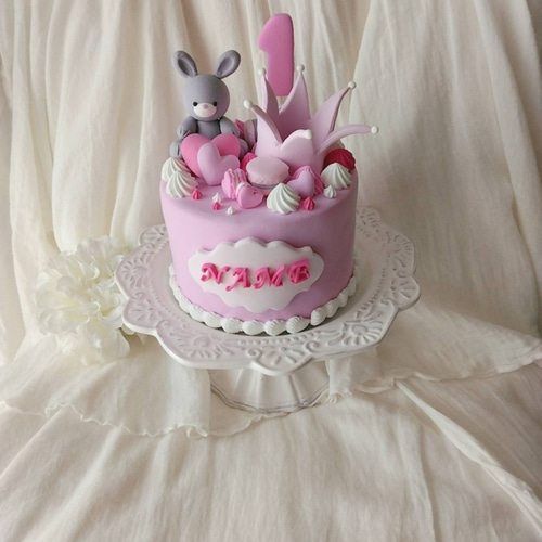 ティアラが輝くバースデーケーキに「天才」「言葉にできないほど美しい」の声 – GLUGLU グルグルby grape