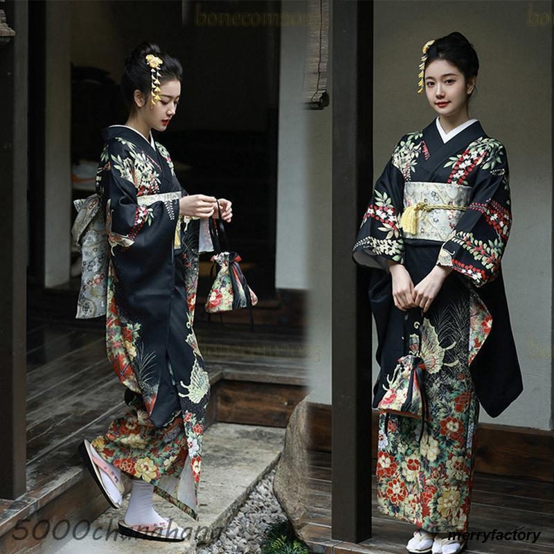 夏着物 笹柄 ㅤ 絵羽になっている竹と笹柄の絞りの浴衣に 木綿の水玉柄の半幅帯で貝の口に。 今年最初に袖を通した浴衣です🍉🎋 夏の行事は花火大会や 夏祭りやフェスなど たくさんありますが わたしが毎年必ず行きたいのは盆踊り✨ 今年はどこの盆踊りに行こうかなと 今