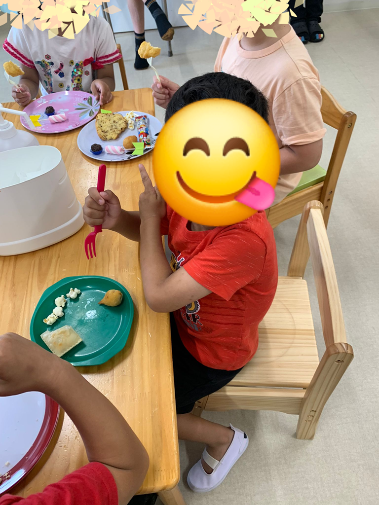 🌽FESTA JUNINA🌽 Data: 28 de junhosábHorário: 15h-19h30 Local: Campinhodo Homi Haverá muitas barracas e food truques🚚😋 🌽フェスタジュニーナ🌽 いつ:6がつ28にち どようびじかん: 15:00-19:30 ばしょ: ほみうんどうひろば たくさんの おみせが