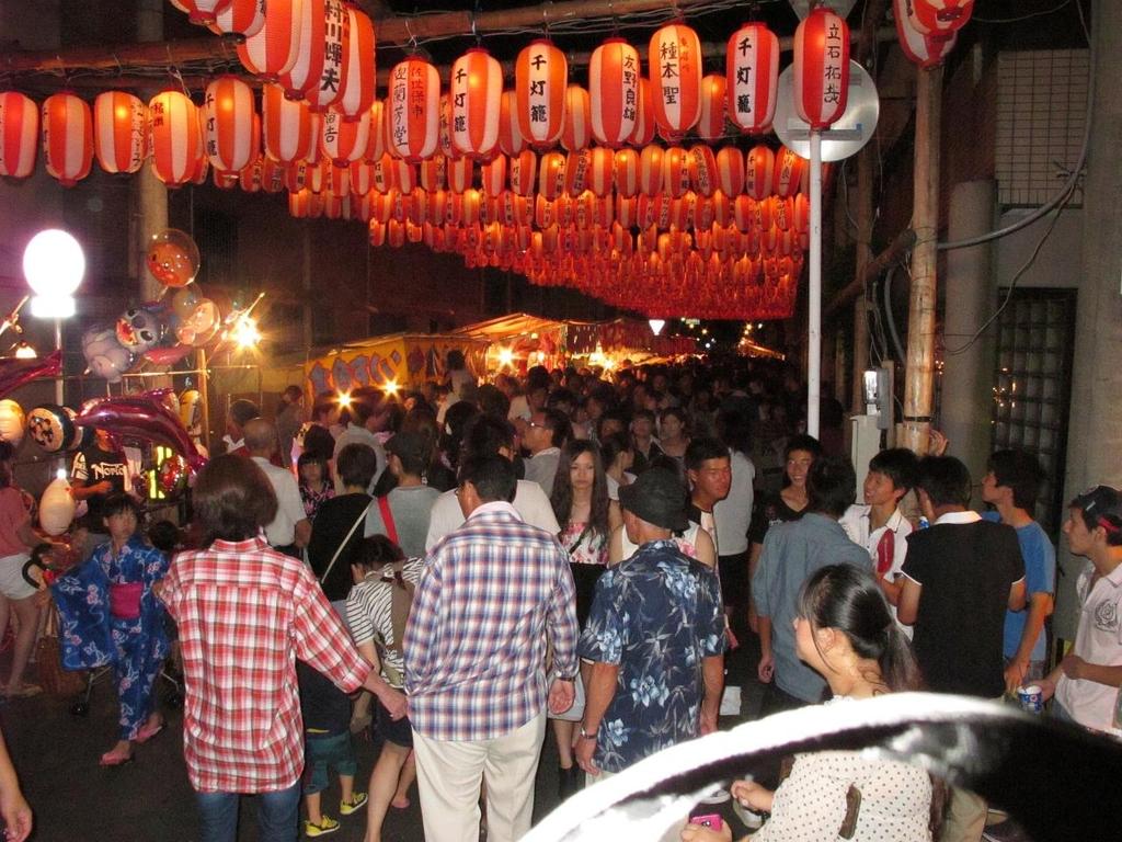 地蔵盆とは いつ・何をするの？町内の地蔵さんと子どもたちが主役の地域の行事！ じゃらんニュース