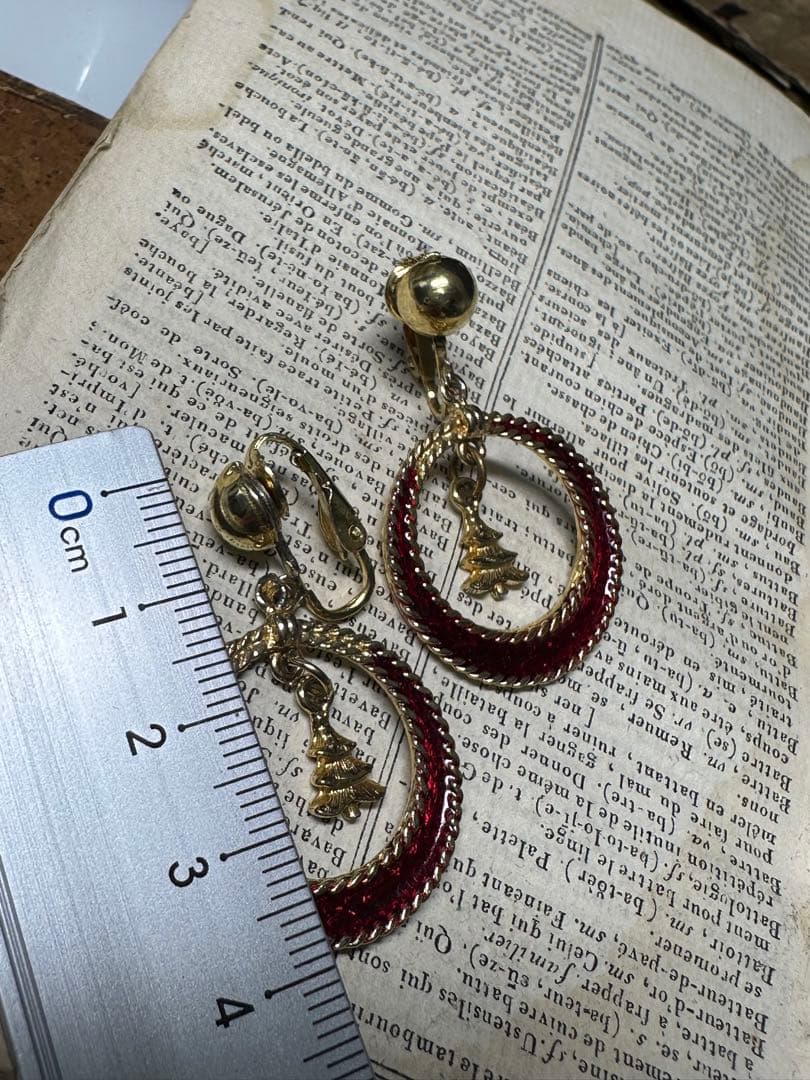 クリスマスカラーのイヤリング - ショップ Juniper ピアス・イヤリング - Pinkoi