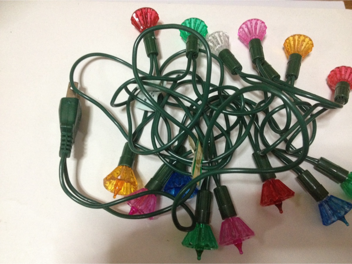 Amazon.co.jp: セラミッククリスマスツリー交換用ライト電球 - マルチカラープラスチック ミディアムツイストライトオーナメントミニヴィンテージフレームシェイプ アートクラフトオーナメントセット 電球105個 + 3つ星トッパー : おもちゃ