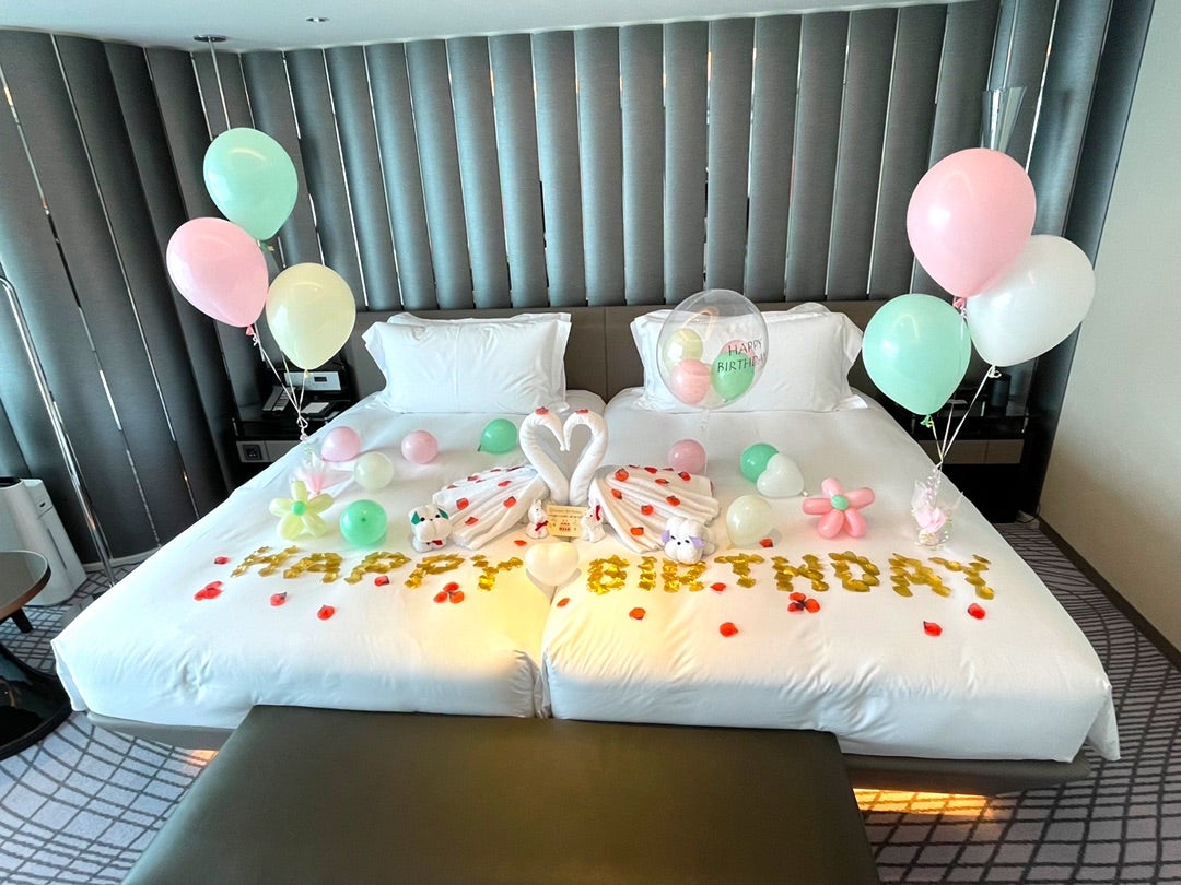 Amazon.co.jp:KMBIGNK誕生日 飾り付け タペストリー バルーン バースデーフォト 130*150 風船 バースデー 飾り壁掛け リビングルーム カラー ベッドルーム ポスター ファブリック装飾用品 インテリア ウォールアート シンプル おしゃれ おうちスタジオ :ホーム