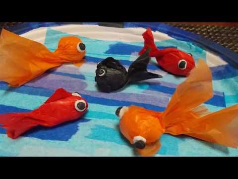 kodomoe工作 縁日ごっこをおうちで楽しむ！食器洗い用スポンジで作る「金魚すくい」🏖️ お祭り をおうちで楽しめるかわいいおもちゃを、しげおかのぶこさんがご紹介します。今回は、食器洗い用スポンジのスポンジ＆ネットをどっちも使ってつくる金魚すくい