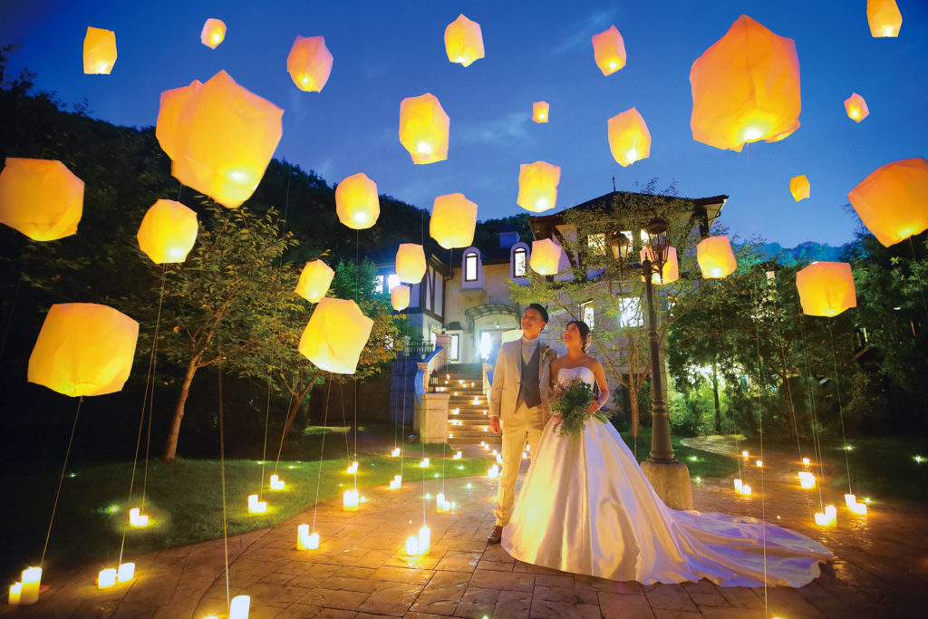 バルーンランタン結婚式・イベントを彩る幻想的な光の演出
