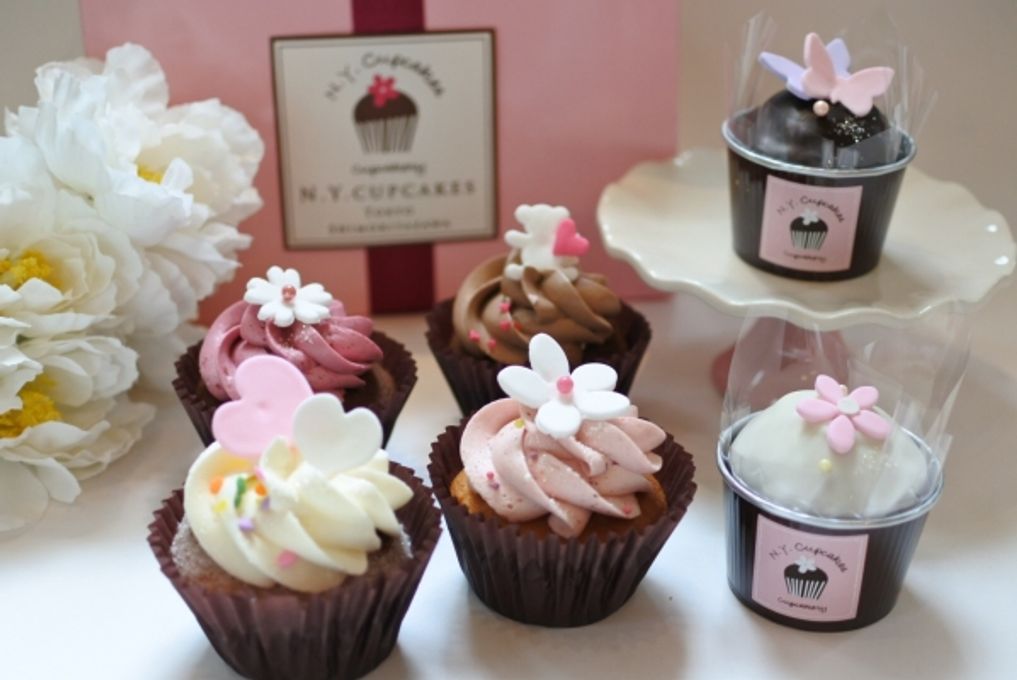 カップケーキの誕生日デコレーション♪