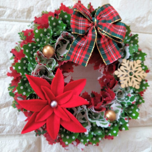 クリスマスリース☆布三つ編み - tsug-mug's GALLERYminne byGMOペパボ 国内最大級のハンドメイド・手作り通販サイト