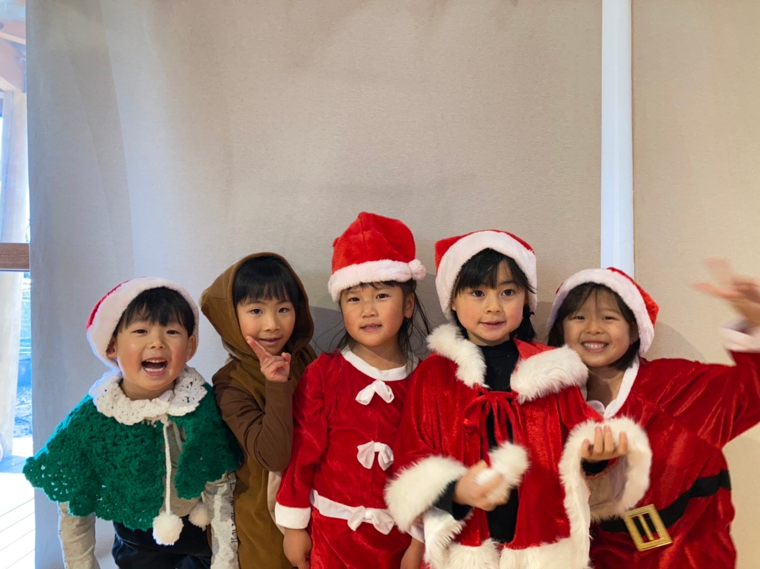 クリスマス衣装 手作り保育園 フェルトTikTok