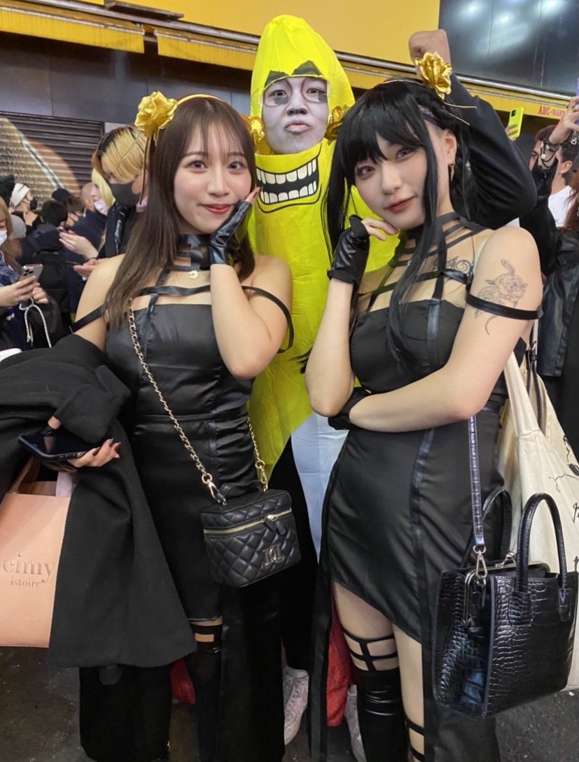 渋谷のハロウィンで「もらった仮装」を集めて着たら大変なことになったSPOT