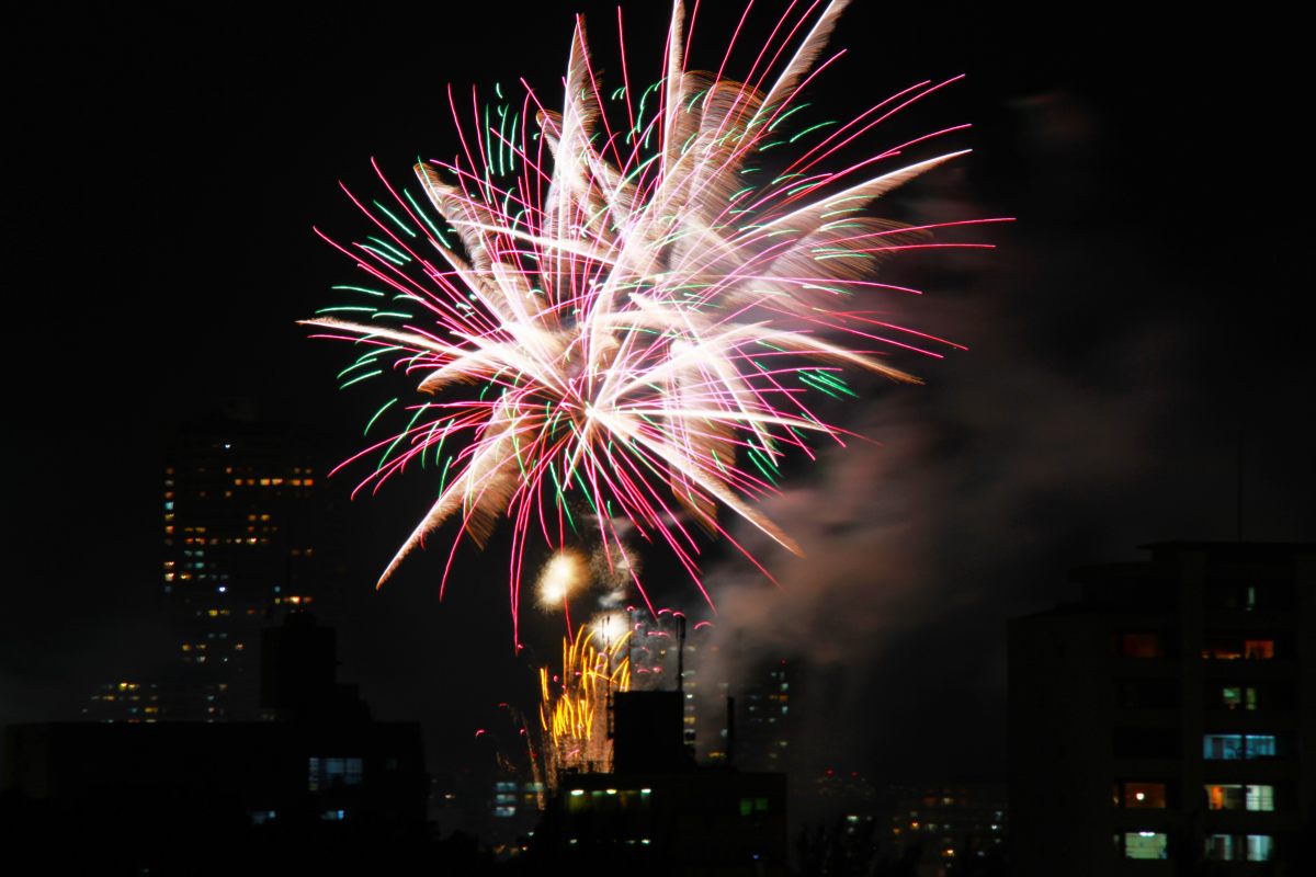 天神祭 子連れで花火を見る場所や駅のおすすめと注意事項