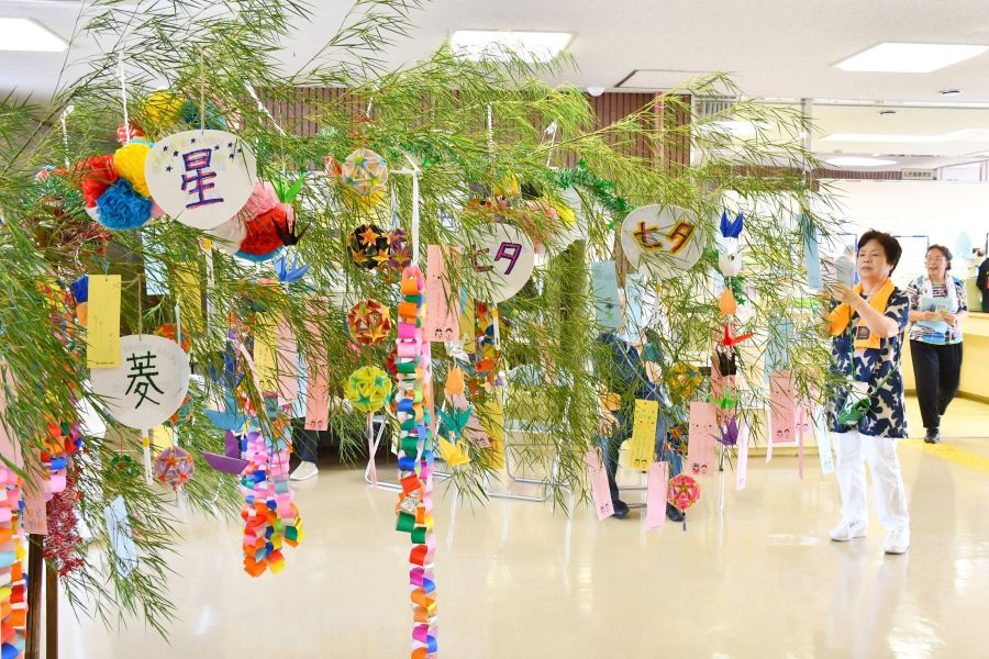 七夕飾りや笹飾りの折り紙アイデア〜簡単定番飾りからアレンジ飾りまで〜保育と遊びのプラットフォーム ほいくる