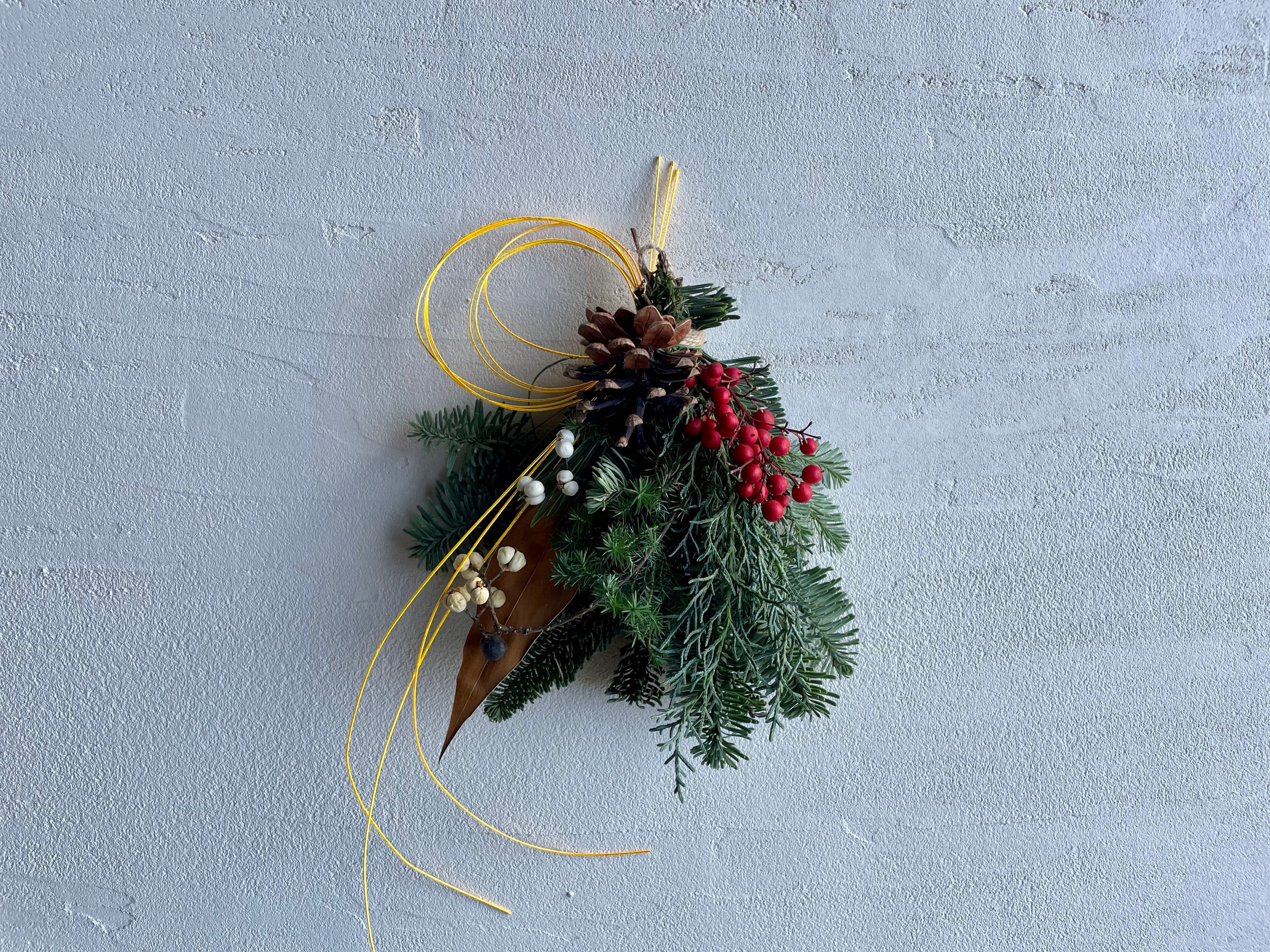 TOKIWA FLOWERSクリスマスはリボン お正月は水引をつけたいスワッグ シンプルビューティー🩷 ありがとうございましたクリスマスお正月スワッグありがとう花花束花のある暮らし自分へのご褒美simplebeautyflowerflowersInstagram