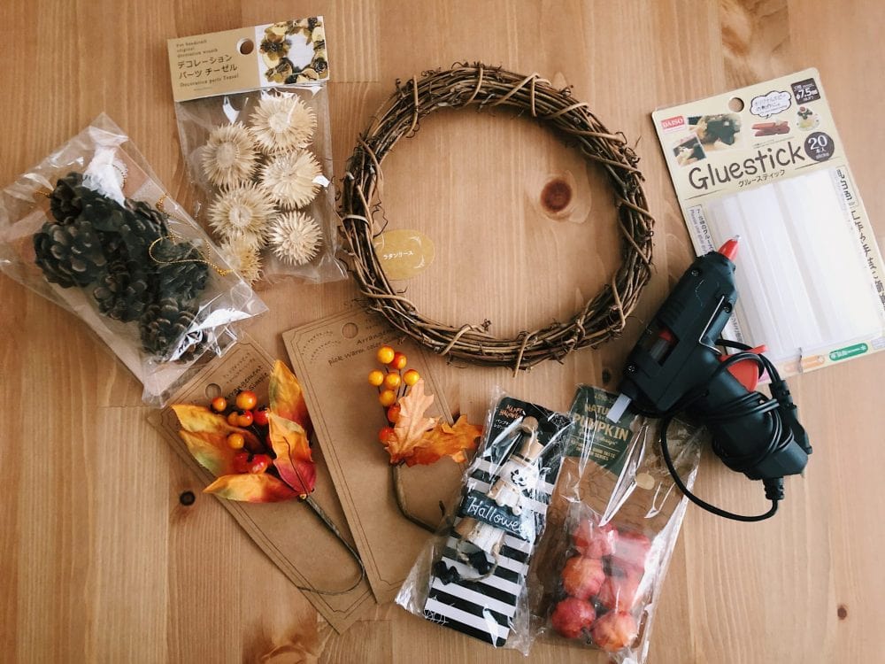 ダイソーでハロウィンリースを！ナチュラルパーツやハンドメイドグッズ