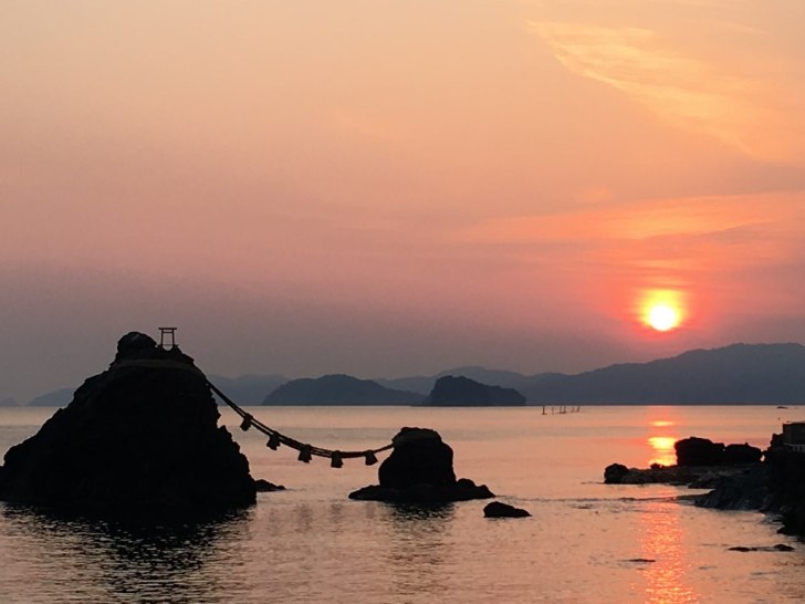 夫婦岩と二見興玉神社夫婦岩の美しい日の出をご紹介！＠二見興玉神社