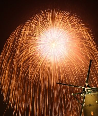 神宮花火 女性５人組グループ「FAKY」がDa－iCEの「スターマイン」など熱唱 - 芸能写真ニュース : 日刊スポーツ