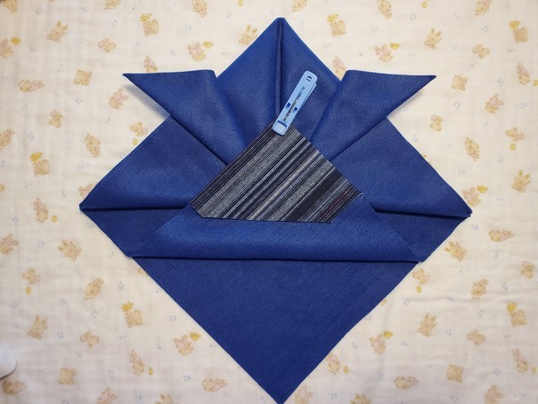 保育園 5月製作「こどもの日」製作・かぶと 兜 を作ろう紙皿・色画用紙・新聞紙かぶとの折り方紹介保育士のお仕事静岡