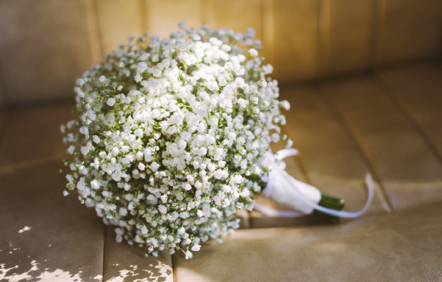 カラーとかすみ草のウエディングブーケ ブートニア付Pay ID