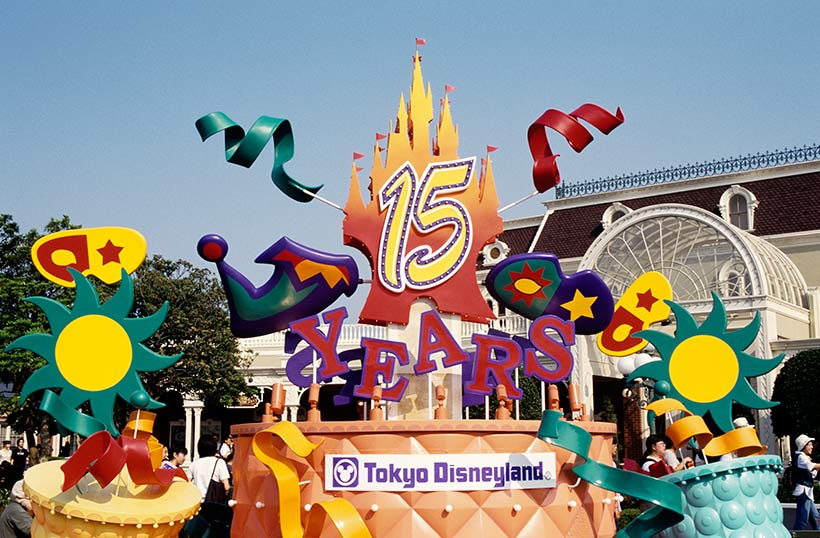 東京ディズニーランド 20周年 歴代ミッキー フィギュア 東京ディズニーランド 20周年記念 ミッキー首振りフィギュア