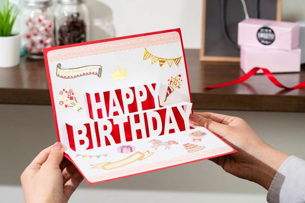 手作り誕生日カード9選！子どもでも作れる簡単アイデアをご紹介ママソレ powered byママ賃貸子育てママのくらしがちょっぴり軽くなる生の声メディア暮らし