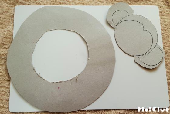 お正月製作まとめ 干支のへびやお正月のお飾り製作特集対象年齢・難易度の紹介も保育士・幼稚園教諭のための情報メディア ほいくis ほいくいず