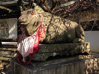 天満宮に牛の像があるのはなぜ？触るとどんなご利益があるの