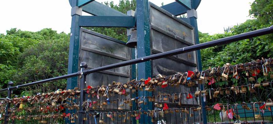 江ノ島 恋人の丘 龍恋の鐘 南京錠 写真素材5809595- フォトライブラリ