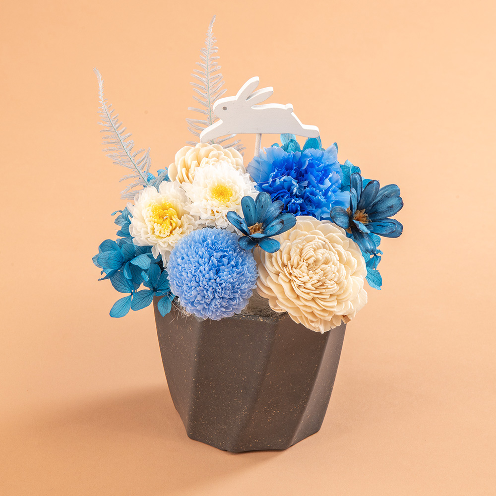 花束 おしゃれな季節のお任せ花束 レッド系 プレゼント– &YOUKAENアンドユーカエン