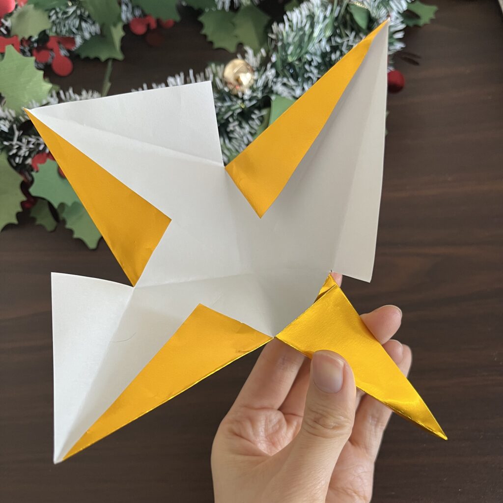 クリスマススター 星型オーナメントの作り方 手順5オーナメントパーティー アトリエハンドメイドレシピ 作り方 と手作り情報サイト