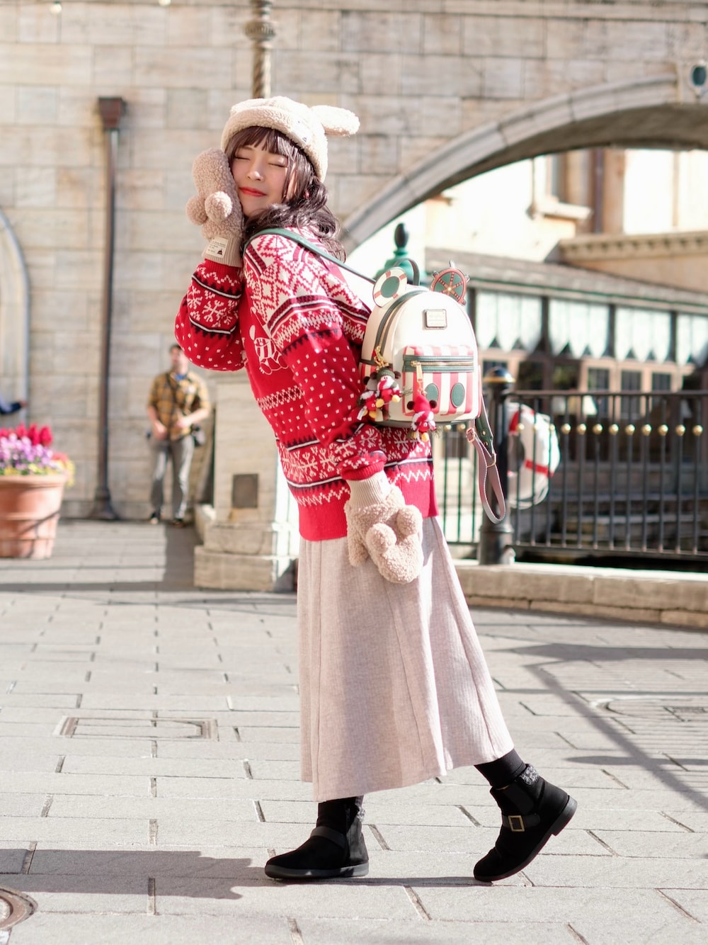 冬のディズニーデートにぴったり！赤コーデの楽しみ方