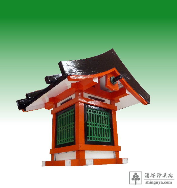 楽天市場日本製・コード式 春日灯籠 朱塗り 高さ17,5cm春日灯篭とうろう 赤 灯籠 燈篭 灯篭あかとうろう 神棚用 神具 お稲荷様おいなりさま 祈り 灯り コード式 コンセント式 日本製 国産 樹脂製 : 南部屋五郎右衛門