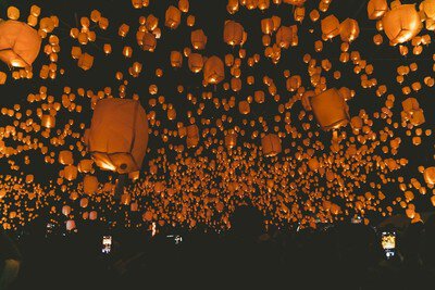 七夕スカイランタン祭り2025神奈川見るだけ参加は可能？当日チケットなし攻略法も解説日々、気になることに彩りを