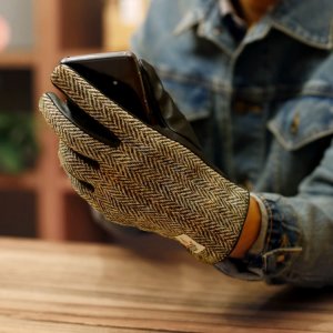 社会人の彼氏が喜ぶクリスマスプレゼント2024。予算相場や20代30代向けギフト集も紹介最高のクリスマスプレゼント2024